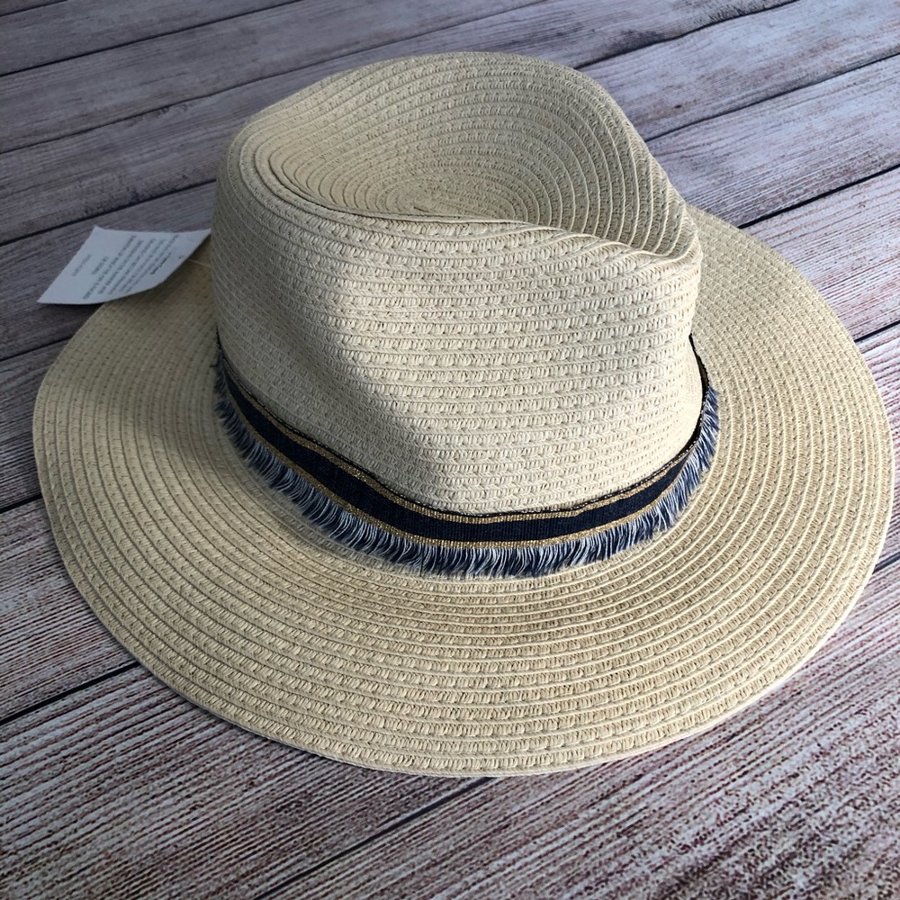 NWT Stella & Dot Harbour Vestitle Hat w/ Navy Band